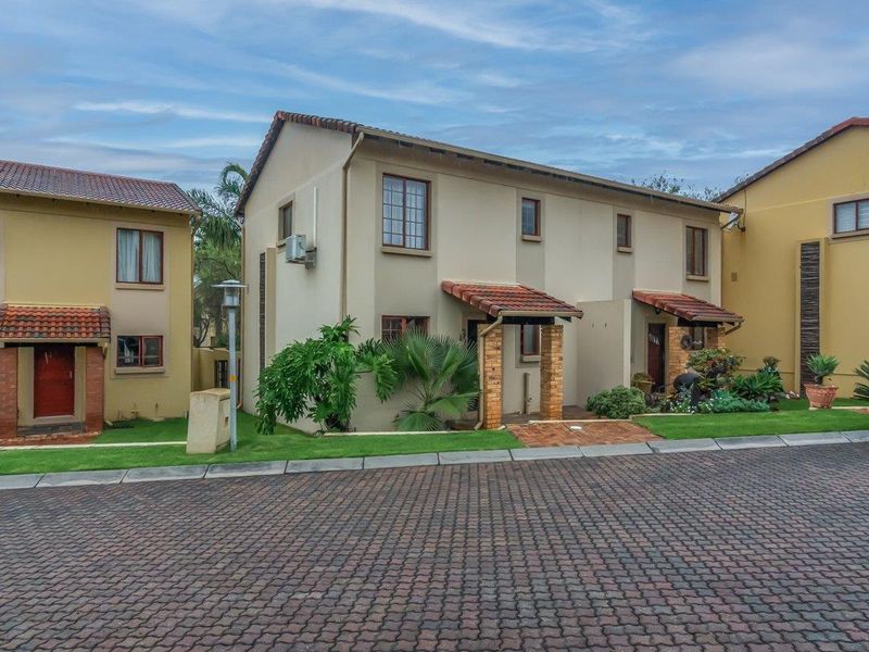 2-bedroom retreat with en-suites  and  study nook! - Photo 5