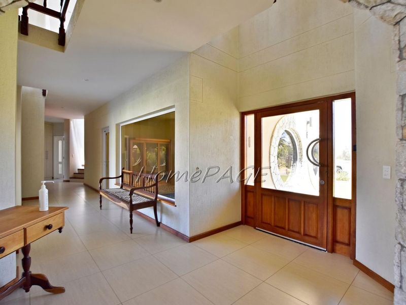 Rossmund, Swakopmund:  Property with total 8 Bedrooms is for Sale - Photo 4