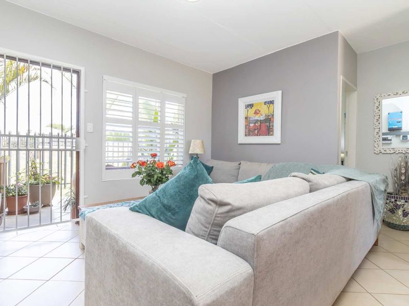 Charming Ground Floor Unit in Prime Honeypark Location - Photo 3