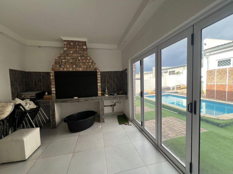 🏡 Luxury 4 Bedroom  House For Sale – Khomasdal 16 - Photo 6