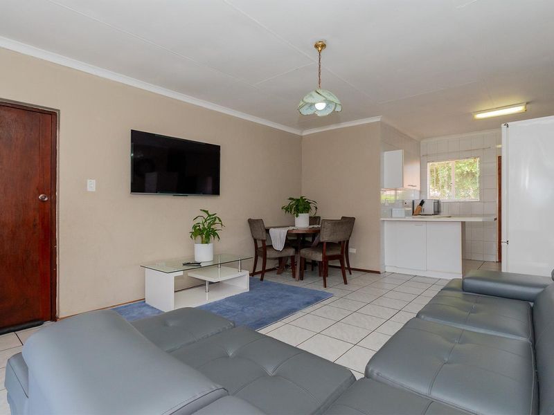 Modern 3-Bedroom Townhouse to Rent in Birchleigh – Prime Location Near Birchmed Day Clinic - Photo 3