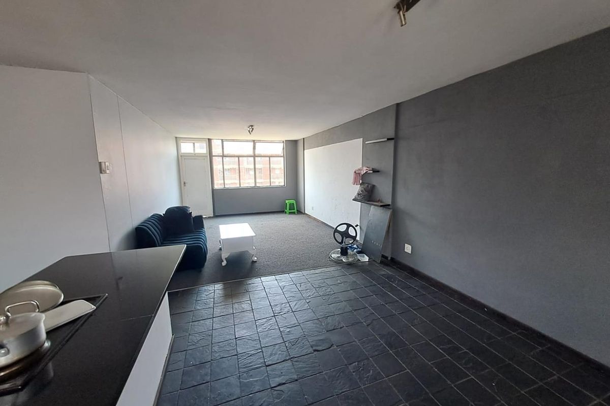 Calling all investors and big families. - Photo 3