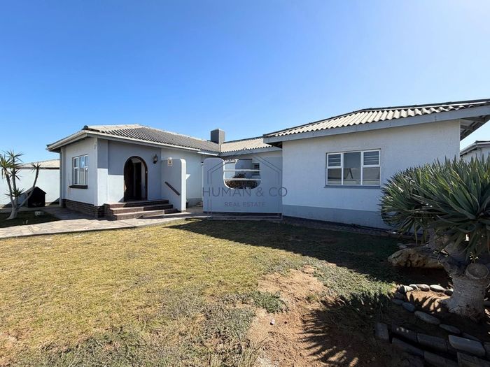 Property #2504393, House For Sale in Walvis Bay Central