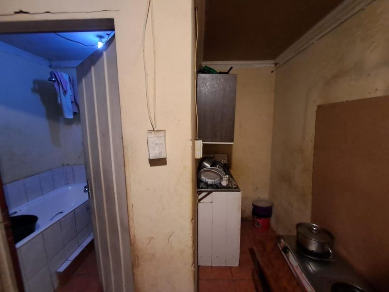 1 Bedroom RDP HOUSE In Olieven Ext 36 - Photo 4