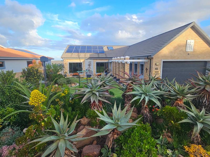 Elegant single-level home in prestigious Monte Christo Eco Estate - Photo 4