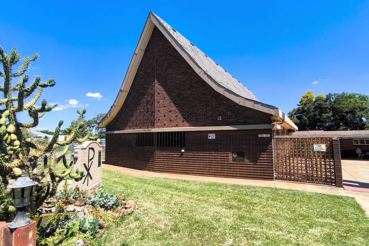 Church building - Photo 2