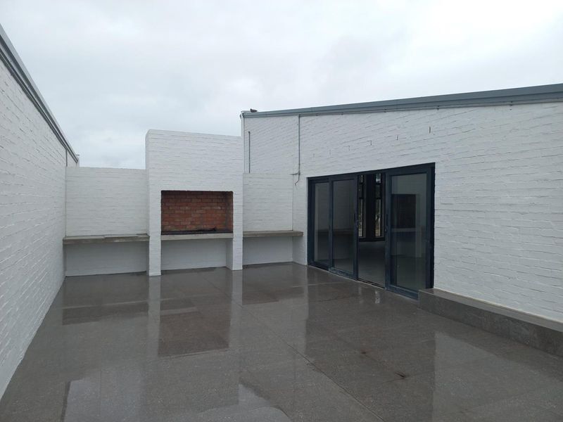 First floor offices within "trendy" Main Road Walmer development! - Photo 8