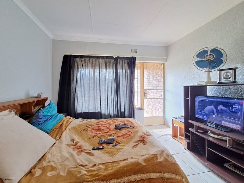 3 Bedroom Duplex Unit in Brackenhurst - Photo 9