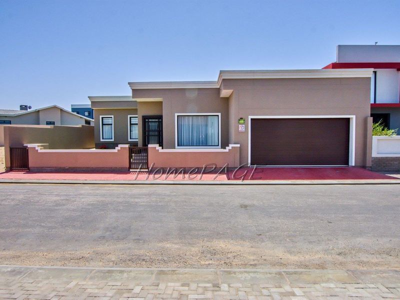 Long Beach ext 2, Walvis Bay:  Very Neat, Spacious Home with Flat is for Sale - Photo 1