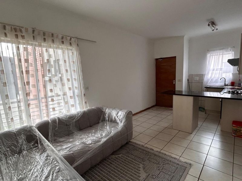 Immaculate 2-Bedroom Apartment at The Wedge, Esther Park - Photo 4