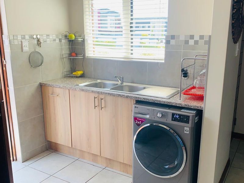 Beautiful 3-Bedroom Home for sale - Photo 6