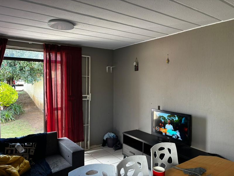 1 Bedroom, 1 Bathroom Ground floor Unit To Let - Photo 4