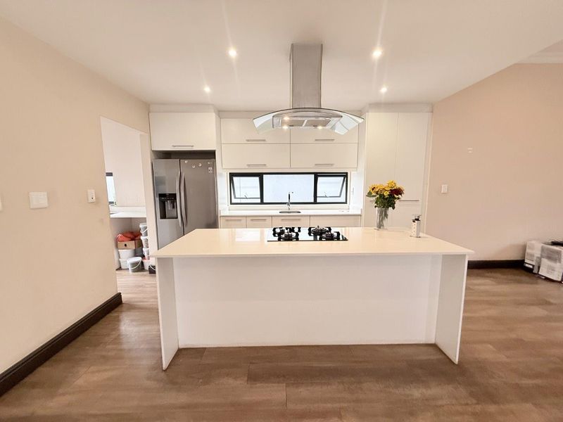 Spacious Serenity: Your Perfect Family Sanctuary Awaits! - Photo 7