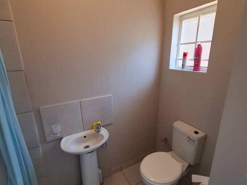 Grannyflat available in Silverton - Photo 4
