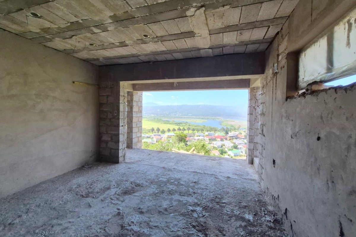 Discover Your 3-Bedroom Dream Home with Stunning Views - Photo 3