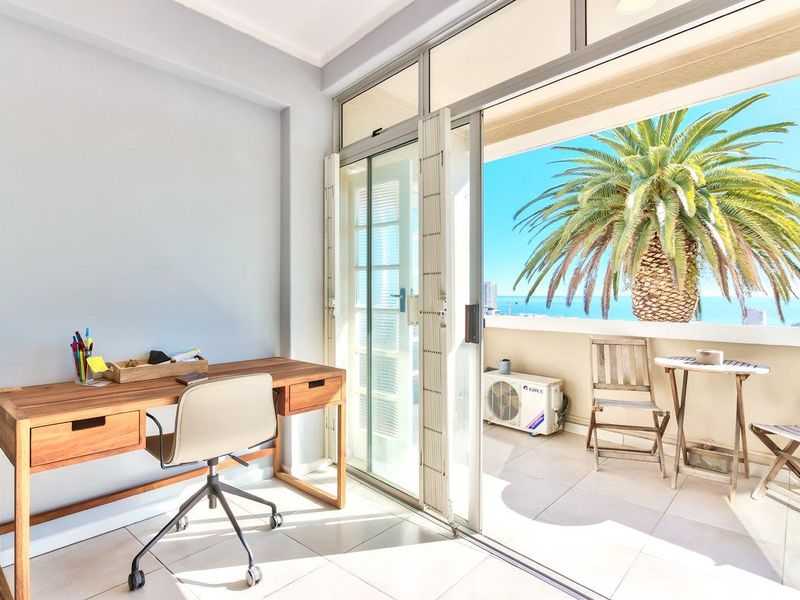 LARGE ONE BEDROOM APARTMENT – FULL SEA VIEWS - Photo 2