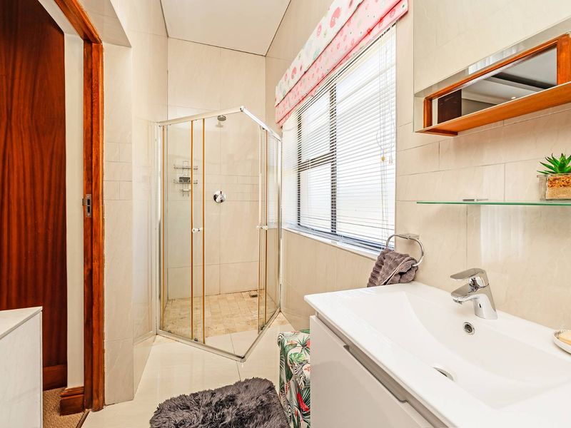 An Architectural Statement of Timeless Elegance & Elevated Living in Baronetcy Estate - Photo 9