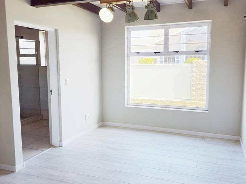 Swakopmund-To Let- N$31 000 - Photo 4