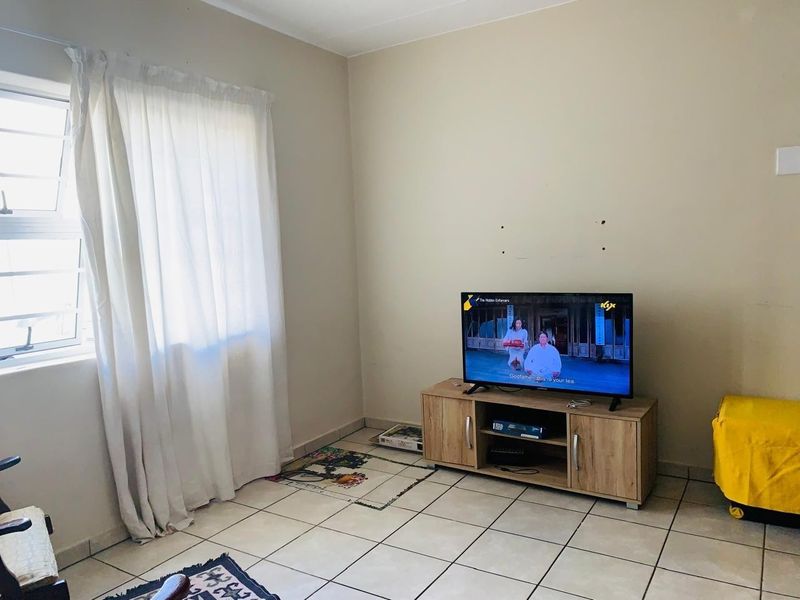 Two-Bedroom Apartment for Sale in KwaMashu (Bridge City) - Photo 9