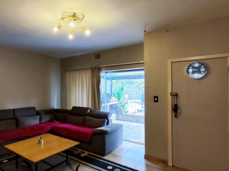 This lovely unit is up for grabs! Perfect for first time home buyers or start up family. - Photo 6