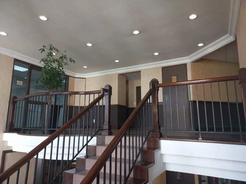 1st floor vacancy with secure office park, available 1 November! - Photo 3