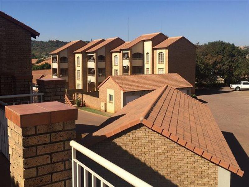 2 Bedroom top unit in Faerie Glen - Photo 7