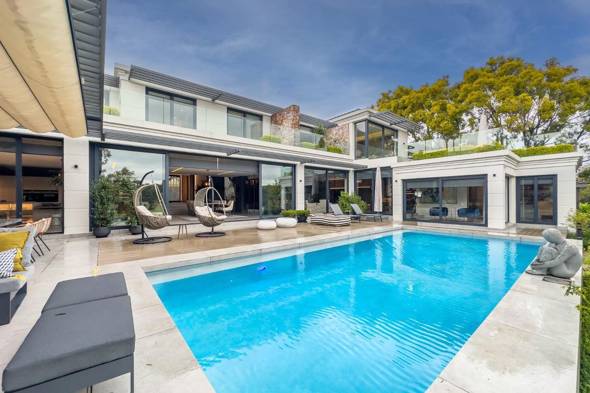 A Masterpiece of Luxury Living in Dainfern Golf Estate - Photo 2