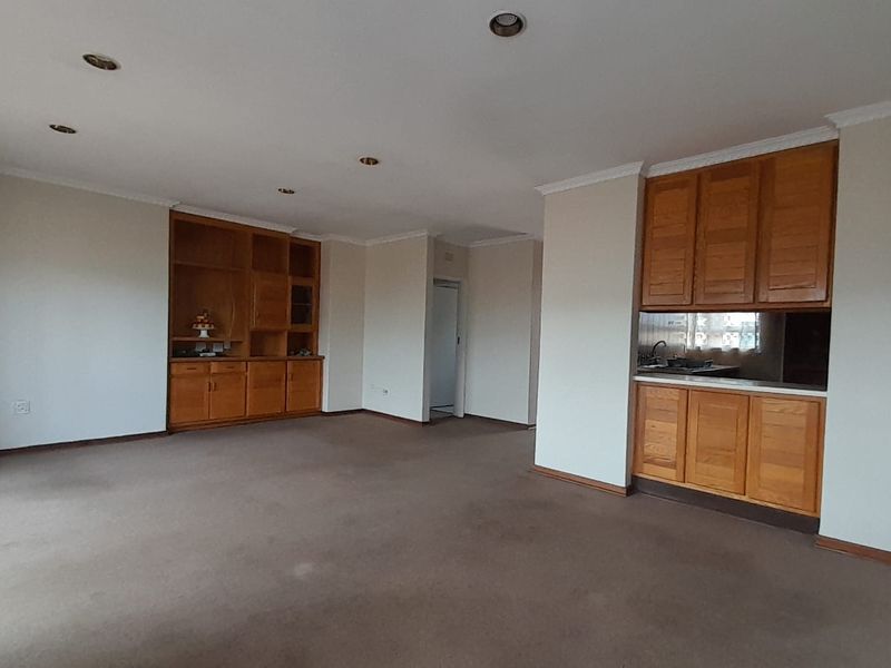 Retirement Home - Photo 5