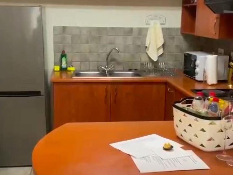 Fully furnished apartment in Long beach - Photo 8