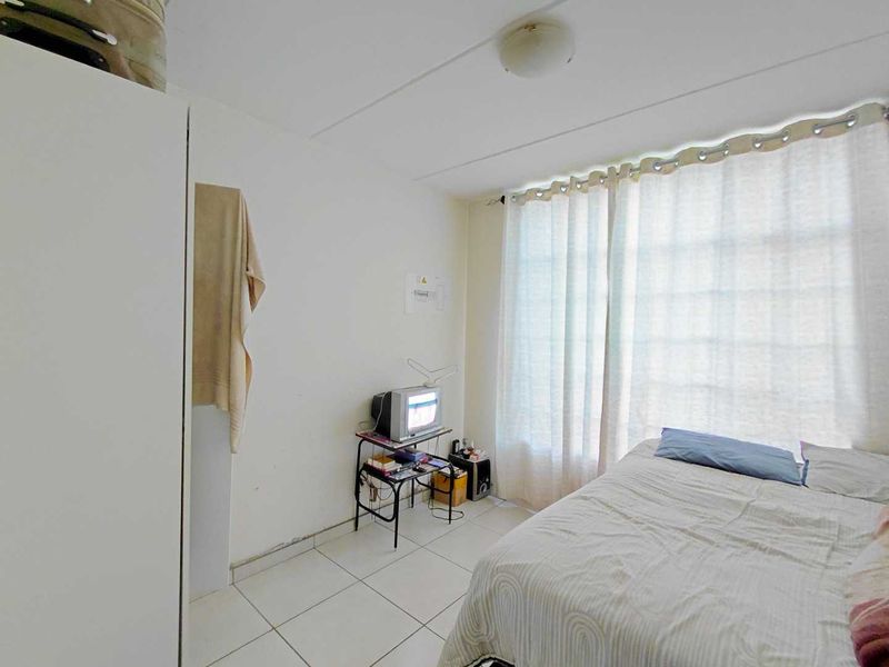 2 Bedroom Apartment, ground floor in Eagle Breeze Complex, Laser Park - Photo 8