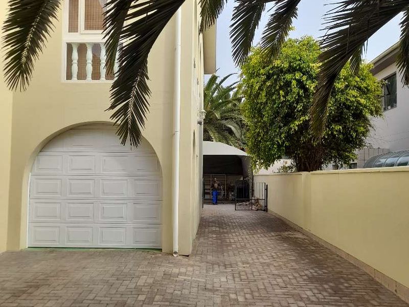 Spacious Luxury: 10 Bedrooms in Swakopmund's Safest Neighborhood - Photo 7