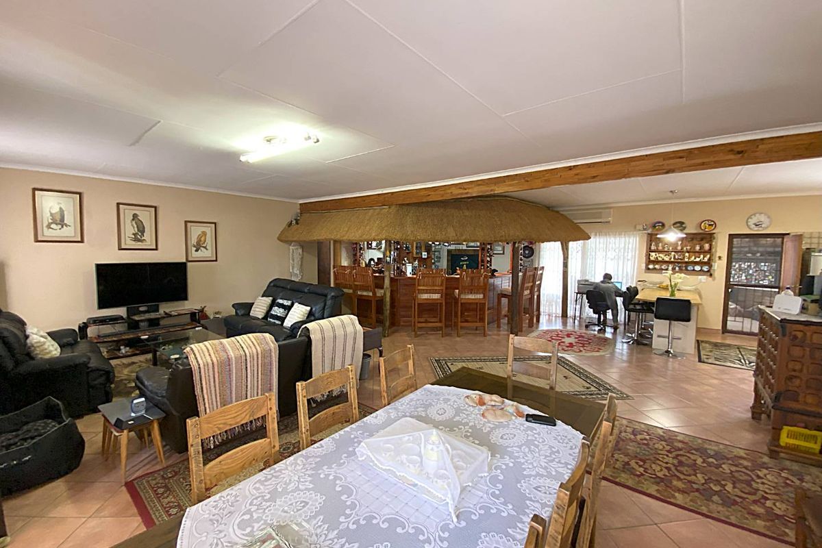 Perfectly Located Family Home - Photo 3