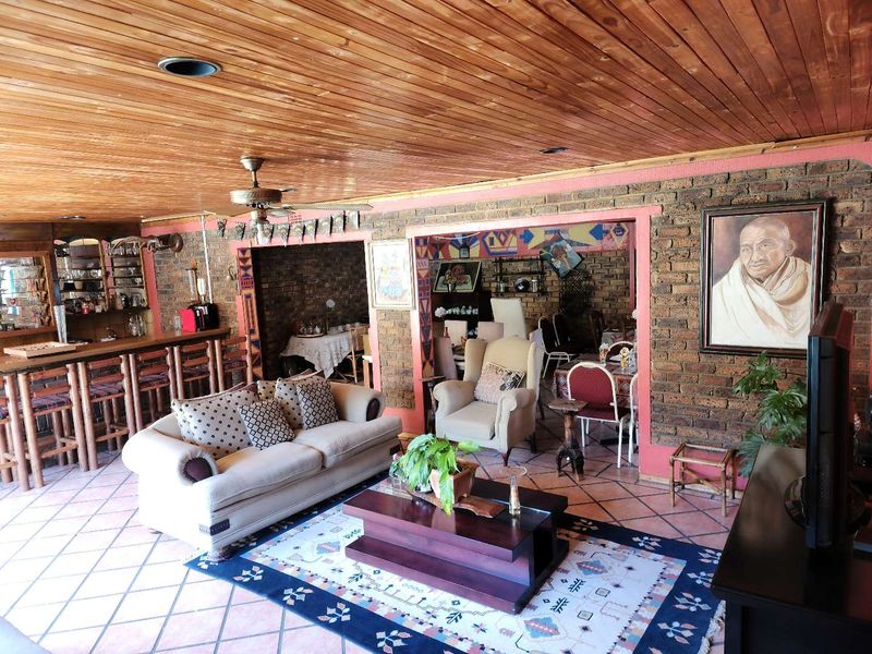 A RARE RESIDENTIAL OPPORTUNITY WITH SPACE, PRIVACY & EXCEPTIONAL INCOME-PRODUCING POTENTIAL - Photo 3