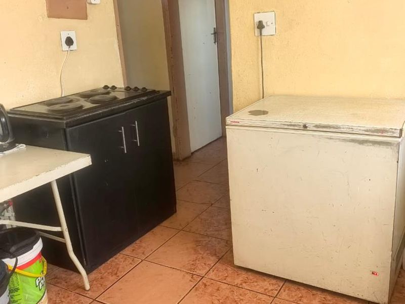 3 bedrooms house for sale in Soshanguve F - Photo 9