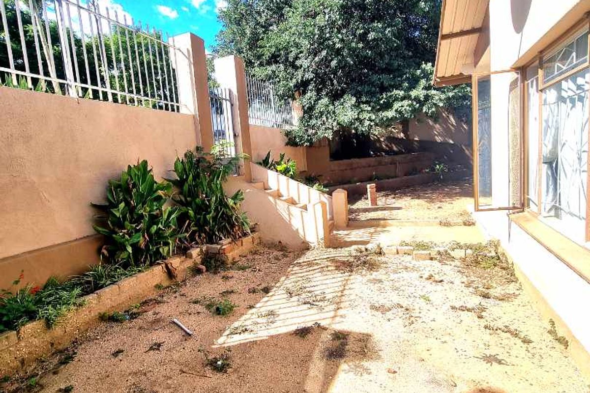 HOUSE FOR SALE IN WINDHOEK WEST - Photo 5