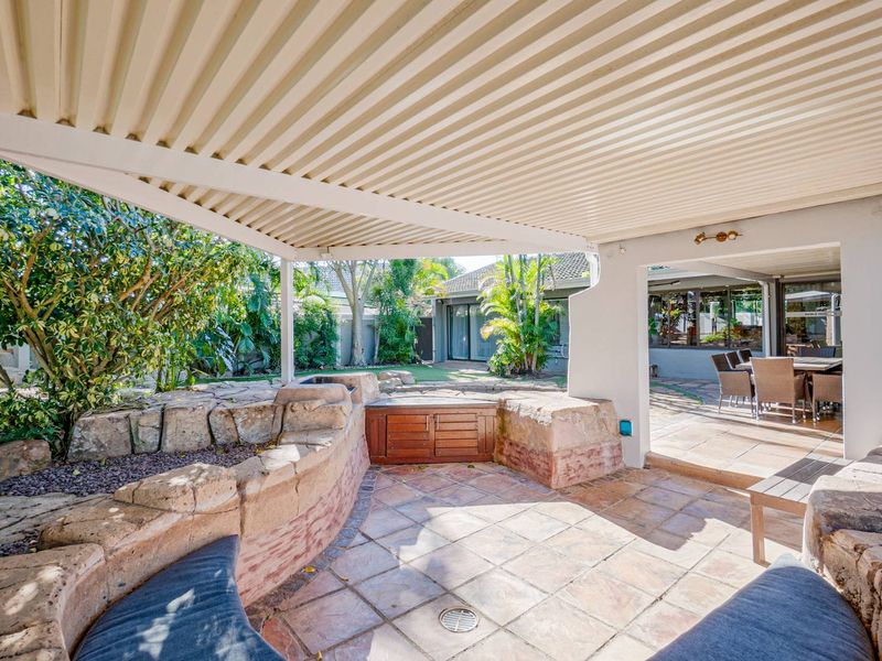 Modern family home in the right location - Photo 6