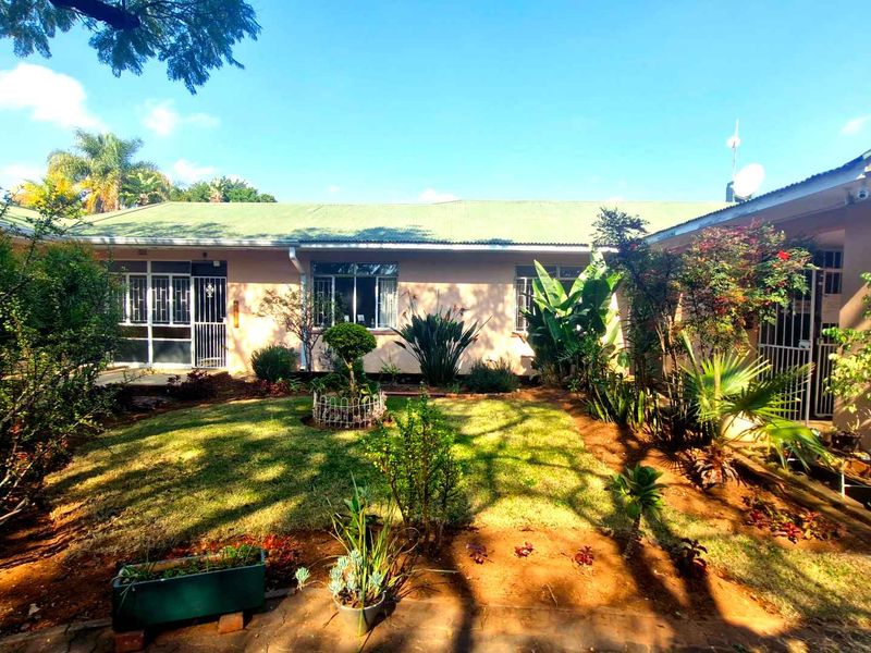 Exceptional Accommodation Investment – Walking Distance to Steve Biko Hospital & UP Medical Campus - Photo 8