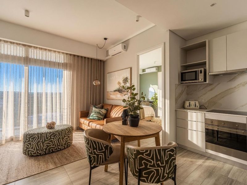 Fully Furnished 2-Bedroom Apartment | The Capital Trilogy | R45,000 pm - Photo 1
