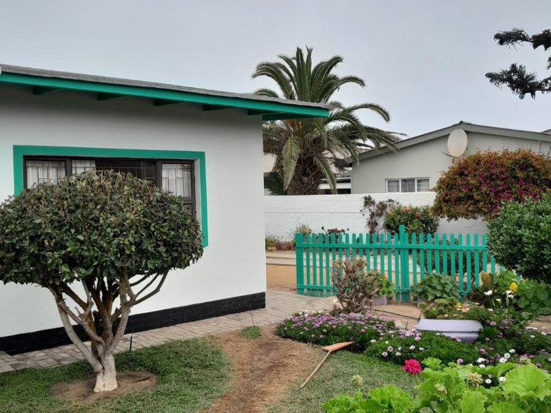 Dual Living Opportunity - Photo 2