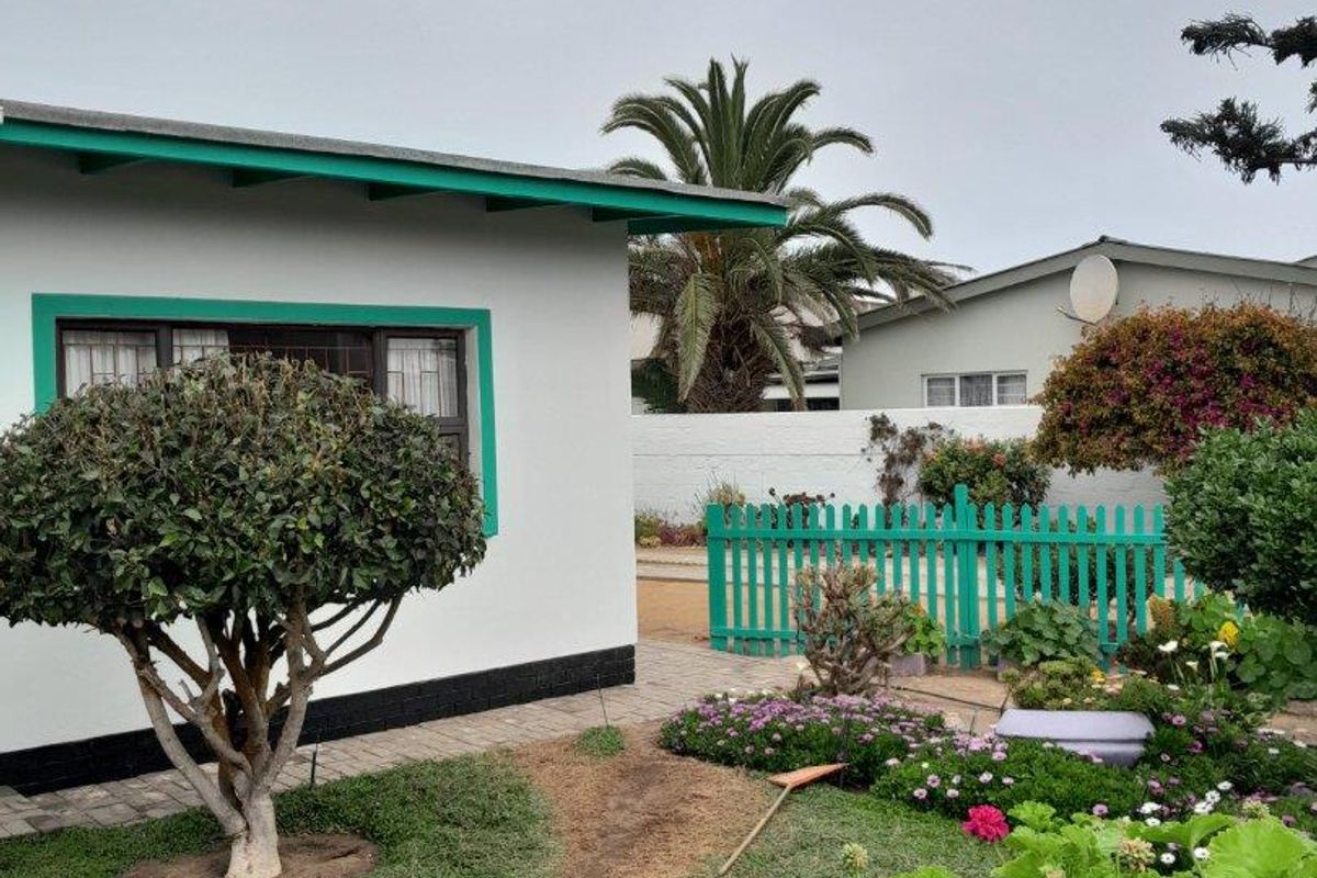Dual Living Opportunity - Photo 2