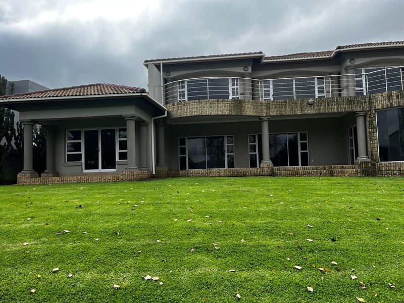 Spacious 4-bedroom family home located in Ebotse Golf Estate - Photo 3