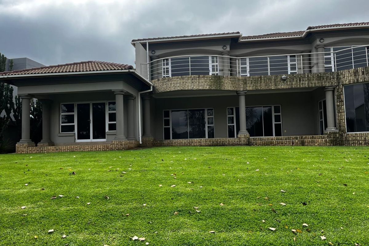 Spacious 4-bedroom family home located in Ebotse Golf Estate - Photo 3