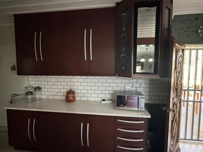 OUTJO BEAUTIFUL FAMILY HOUSE FOR SALE - Photo 2