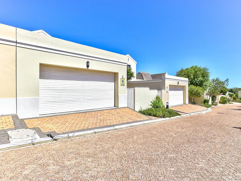 Royal Ascot: Well Located Townhouse Close to Beaches, Schools and Shopping - Photo 6