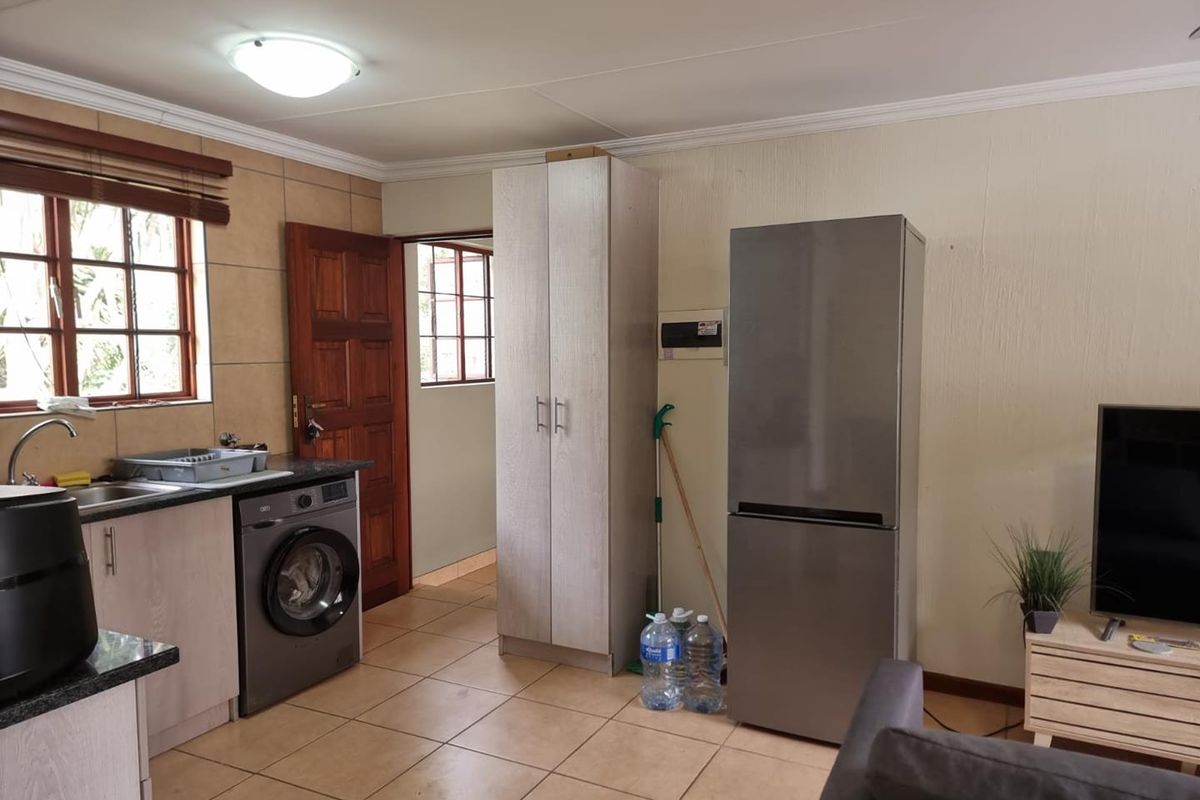 Bachelors Apartment in a prime location – Olympus - Photo 5