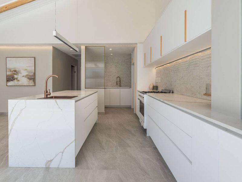 3 Bedroom Home - Single level in MILKWOOD PLACE gated complex - Photo 2