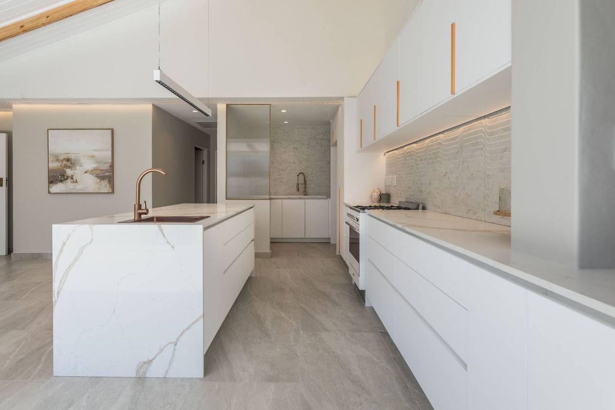 3 Bedroom Home - Single level in MILKWOOD PLACE gated complex - Photo 2