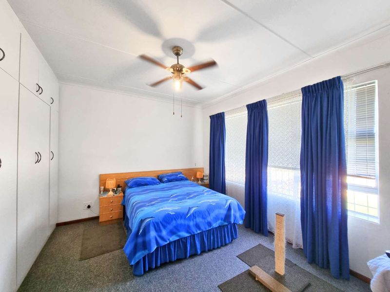 Charming Family Home in Sandbaai - Photo 9