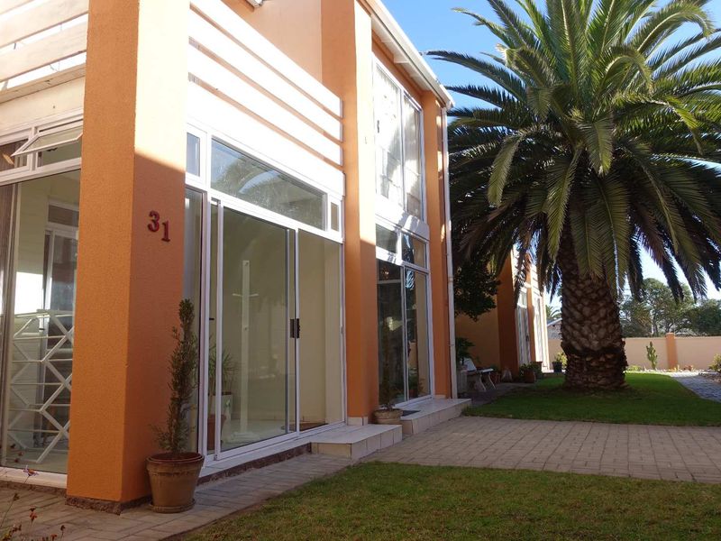 RENOVATED ONE BEDROOM APARTMENT IN RETIREMENT VILLAGE - Photo 1