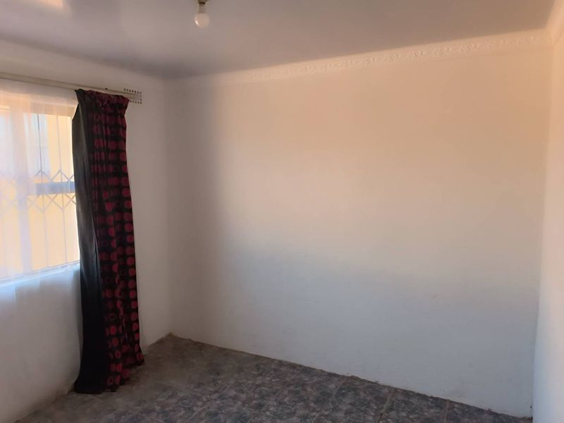 🏡 Renovated 2-Bedroom Home with Income-Generating 3-Bedroom Flatlet for Sale in Imbali Unit 2, Pietermaritzburg Dual Living, Rental Income & Exceptional Value - Photo 7